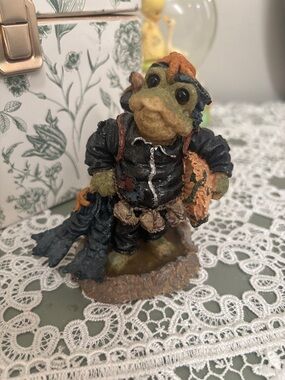 Boyds Bears Frog Scuba Diver Figurine in Black, Olive & Orange Accents